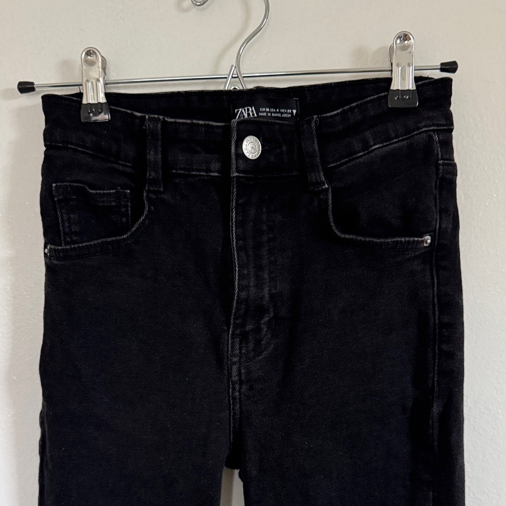 Zara women’s black skinny jeans - size US4/EUR36